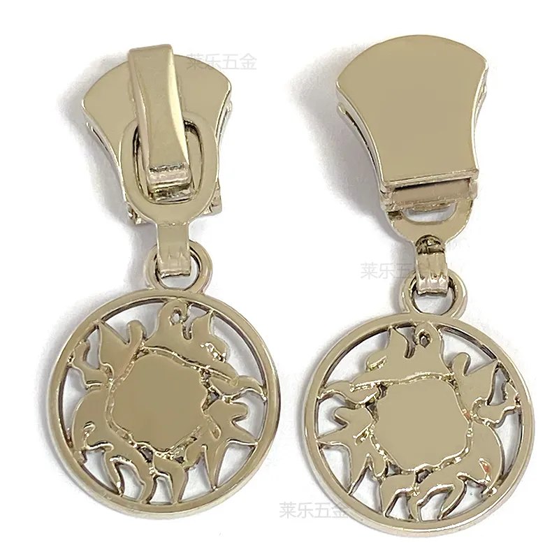 Estrattore personalizzato con logo di marca in metallo con design decorativo in metallo per borsa con cerniera e cerniera per cerniera