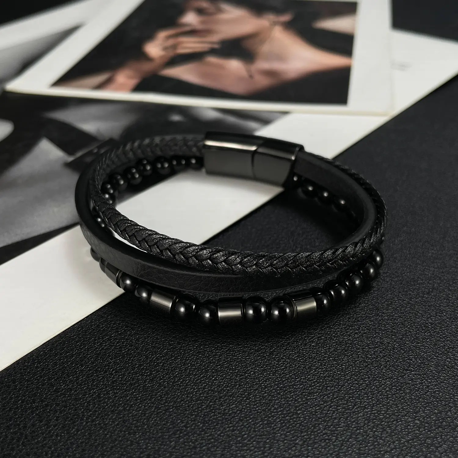 Pulsera de cuero con cierre magnético trenzado multicapa con cuentas de ágata negra de acero inoxidable Simple de alta calidad de 12MM para hombres