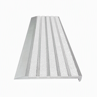 Marches d'escalier sur mesure en carreaux de céramique, nez de marche en carborundum moderne, bordure d'escalier antidérapante, garniture d'escalier en aluminium pour extérieur