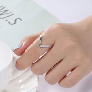 <span class=keywords><strong>Anelli</strong></span> da Donna Minimalisti a Forma di V Myshape, <span class=keywords><strong>Anelli</strong></span> Geometrici Semplici in Acciaio Inossidabile Regolabili, Gioielli Trendy 2025 per Feste e Regali - Product Image 1