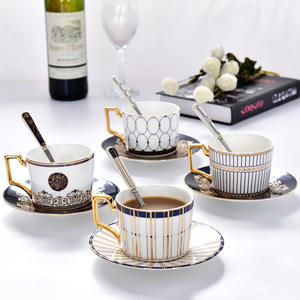 Tasse et soucoupe en céramique tendance pour le thé de l'après-midi, ensemble tasse à café et soucoupe en porcelaine fine européenne, cadeau avec poignée - Product Image 6