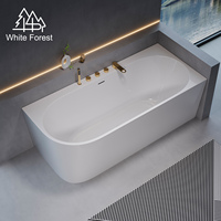 Baignoire d'angle asymétrique WhiteForest avec robinet de baignoire à poser, montage gauche/droite disponible, baignoire autoportante en acrylique de haute qualité