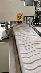 Petite machine de fabrication de serviettes en papier haute capacité, modèle 2200, avec moteur et engrenages pour la production de mouchoirs 30x30 - Product Image 5