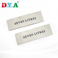 Étiquettes personnalisées pour vêtements, en tissu organique, avec logo personnalisé, motif damassé uni, texture satinée, pliées, pour couture de col