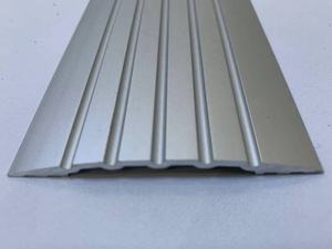 Accessoires <span class=keywords><strong>de</strong></span> <span class=keywords><strong>porte</strong></span> et <span class=keywords><strong>de</strong></span> fenêtre <span class=keywords><strong>de</strong></span> jardin en aluminium extrudé avec caoutchouc et <span class=keywords><strong>silicone</strong></span> Matériau <span class=keywords><strong>de</strong></span> <span class=keywords><strong>porte</strong></span> en bois Type <span class=keywords><strong>de</strong></span> rampe Seuil <span class=keywords><strong>de</strong></span> <span class=keywords><strong>porte</strong></span> - Product Image 3