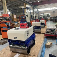 Rouleaux compresseurs en asphalte à vibration directe d'usine 800kg compacteur à double tambour hydraulique complet avec moteur Poclain et pompe hydraulique