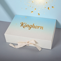 Boîte cadeau de mariage magnétique avec logo personnalisé, boîtes rigides écologiques recyclables avec doublure en éponge pour l'emballage de vêtements de luxe, chaussettes
