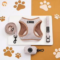 Harnais pour chien personnalisé en usine, en tissu Oxford rayé, ensemble de luxe respirant pour chiot, harnais de promenade à enfiler, ensemble gilet-harnais