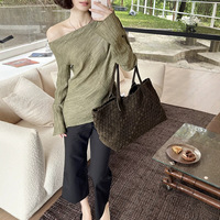 HOO Blouse Décontractée à Manches Cloche, Style Français, Jacquard Texturé à Motifs Floraux, Épaules Dénudées, Coupe Ample, Collection Début d'Automne
