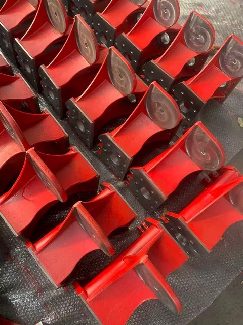 Resin Sand Cast Ductile Iron Machine Base Pedestal Bracket Red Painted CNC Machined Vehicle Engine Mount OEM Parts