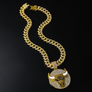 สร้อยคอจี้หัววัวแดงประดับเพชรเทียมสไตล์ฮิปฮอปแร็พสุดฮิต ดีไซน์โดดเด่นสำหรับผู้ชาย สร้อยคอโลหะผสมแฟชั่น - Product Image 3