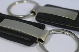 Portachiavi in metallo portachiavi in pelle tonda personalizzata di alta qualità con similpelle incisa al Laser per regali portachiavi auto - Product Image 5