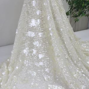 Tela bordada de lentejuelas elásticas de encaje hecho a mano LH de buena calidad con lentejuelas grandes brillantes para vestidos de fiesta de noche de mujer - Product Image 2