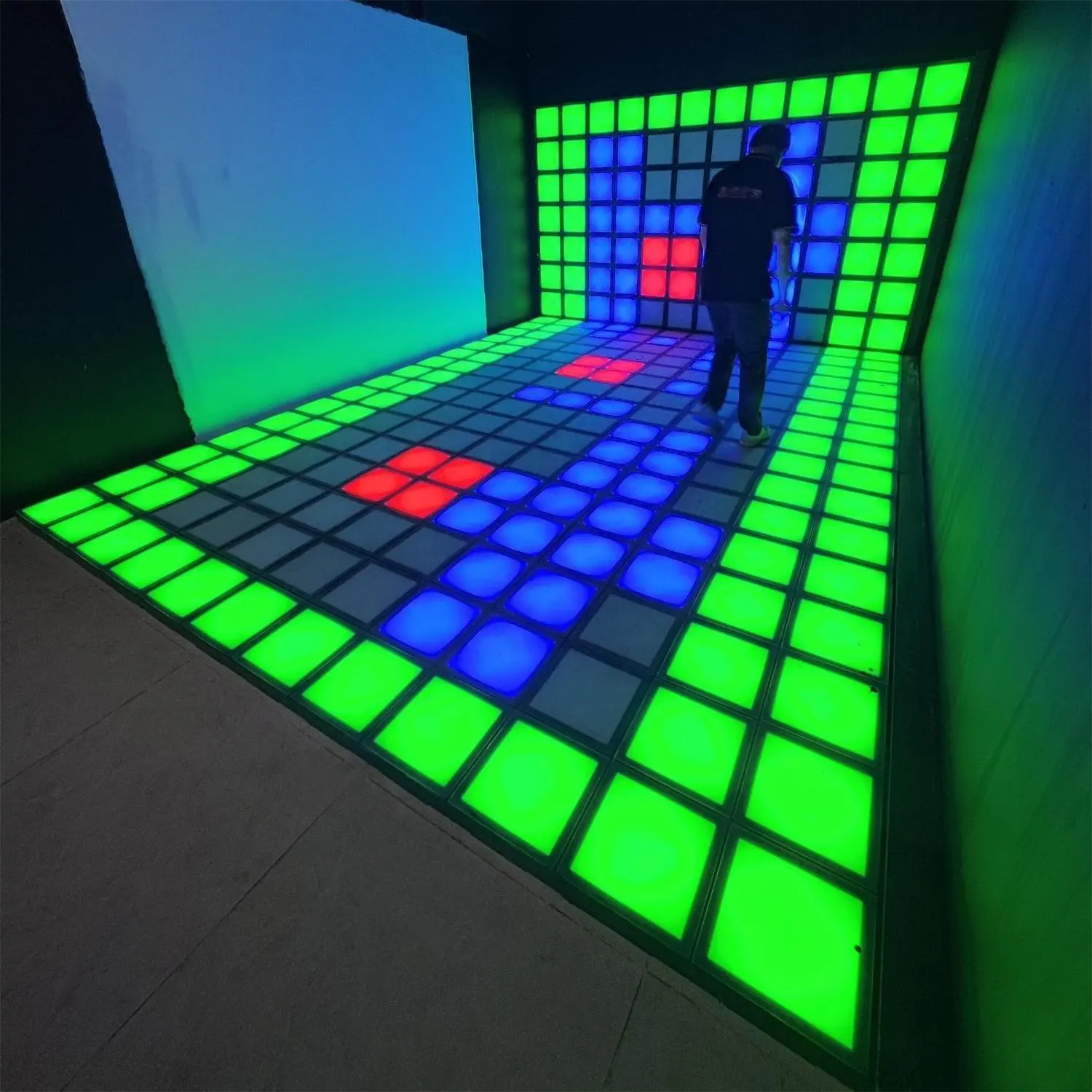 ألعاب أرضيات لعبة تفاعلية من Led 30x30 أرضيات للرقص ألعاب شرائح فائقة فاعلة