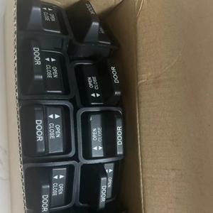 새로운 84930-36010 자동차 버스 도어 솔기 부품 엔지니어링 차량 푸시 버튼 도어 스위치 (리프 스프링 형 버스 바디 키트 포함) - Product Image 5