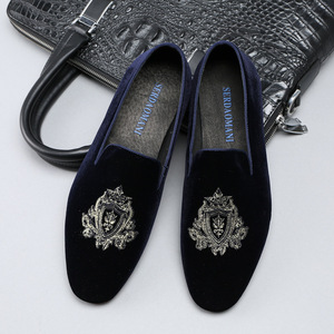 Chaussures habillées décontractées en cuir pour hommes, style britannique, à bout pointu et dessus rond, en cuir de vachette et daim tendance, pour hommes - Product Image 4