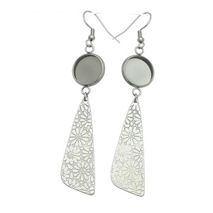 ต่างหูสแตนเลสทรงหยดน้ำพร้อมจี้ลายดอกไม้สำหรับสวมใส่ทุกวัน - Product Image 5