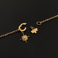 Pulsera DIY de Acero Inoxidable con Baño de Oro 14K Estilo Y2K para Mujer, Resistente al Deslustre, con Dijes de Fresa, Cruz, Ojo y Abeja