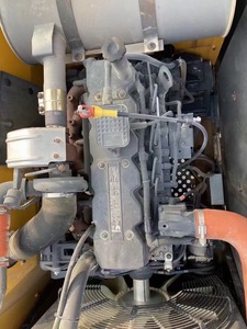 Excavatrice sur chenilles hydraulique d'occasion HYUNDAI 225LVS 25 tonnes entièrement fonctionnelle, modèle 215-7 220LC-9S, en stock à vendre - Product Image 5