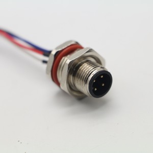 Connecteur audio-vidéo avec 3 fils colorés et prise blanche, boîtier métallique, joint rouge - Product Image 4