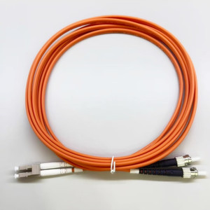 Câble de raccordement FTTH LSZH multimode OM2 duplex LC/UPC vers ST/UPC en fibre optique - Product Image 1