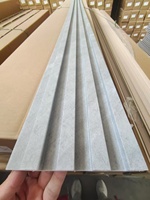 Panel de Pared de Listones Acanalados WPC, Superficie 3D, Impermeable, Resistente al Fuego y a los Arañazos, Decoración para el Hogar y Comercial con 5 Años de Garantía