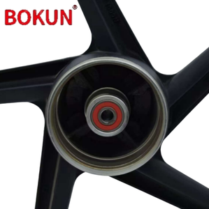 Rueda Trasera <span class=keywords><strong>BOKUN</strong></span> Serie 1.6x18 Pulgadas, Cinco Radios, Aleación de Aluminio Forjado Negro para Motocicleta - Product Image 2