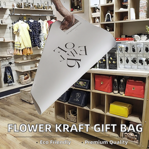 Nueva Bolsa de Embalaje de Lujo Personalizada de Cartón Blanco con Serigrafía y Relieve para Ramos de Flores, con Asa Flexiloop - Product Image 2