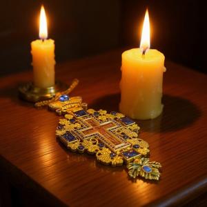HT Orthodoxe Christelijke Kruis Hanger Verguld Liturgische Sieraden met Rood Blauw Kristal en Emaille Gesneden Rankpatroon - Product Image 6