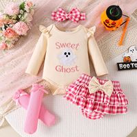 Nouvel ensemble quatre pièces pour bébé fille, motif floral, avec chaussettes, idéal pour le printemps et l'automne, combinaison mignonne pour l'escalade