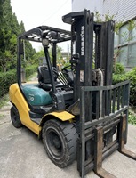 Dijual: Forklift Diesel Komatsu 3 Ton, Buatan Jepang, Bertenaga, Tahan Lama, dan Harga Terjangkau.