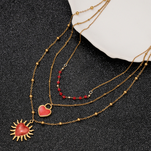 Collar <span class=keywords><strong>de</strong></span> Moda con Colgante <span class=keywords><strong>de</strong></span> Corazón Sagrado con Esmalte Rojo Rubí y Baño <span class=keywords><strong>de</strong></span> <span class=keywords><strong>Oro</strong></span> <span class=keywords><strong>de</strong></span> 18K sobre Acero Inoxidable para Mujer - Product Image 2