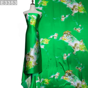 Tissu Charmeuse en satin de soie 100% tissé floral à impression numérique Tissu 3d en soie pure au mètre pour <span class=keywords><strong>bonnet</strong></span> - Product Image 6