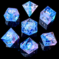 Ensemble de dés DND Galaxy bleu violet, 7 pièces, dés polyédriques en résine à bords tranchants avec des chiffres argentés pour les cadeaux de fête Dungeons and Dragons