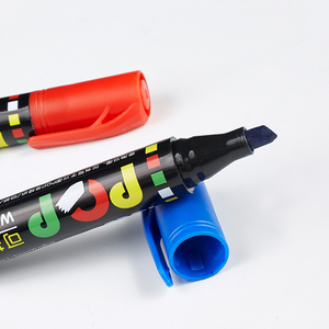 Marqueurs effaçables OEM 24 couleurs multifonctionnels en forme <span class=keywords><strong>de</strong></span> <span class=keywords><strong>carotte</strong></span> pour tableau blanc, stylos à encre effaçable à sec - Product Image 2