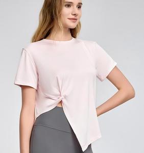 Camiseta de yoga para mujer al por mayor con nudo lateral, dobladillo asimétrico, manga corta, de secado rápido, transpirable, ropa deportiva OEM ODM - Product Image 5