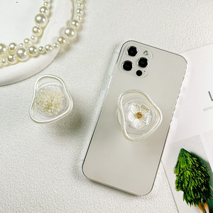 เคสโทรศัพท์มือถือรูปทรงพิเศษสไตล์เกาหลีประดับมุกวงกลมลายดอกไม้ พร้อมที่จับแบบยืดหดได้และถุงลมนิรภัยแบบยึดติดด้วยกาวพลาสติก - Product Image 3