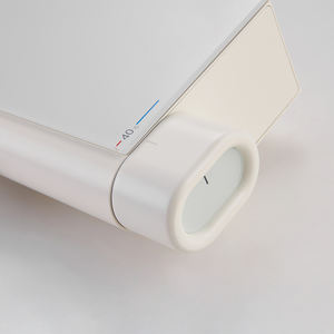 Sistema de ducha de baño moderno, grifo de ducha de <span class=keywords><strong>3</strong></span> funciones blanco, juegos de ducha de <span class=keywords><strong>piano</strong></span> termostático digital de latón - Product Image 6