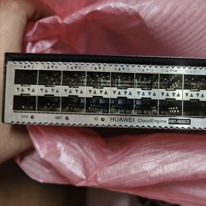 Commutateur d'entreprise CE6881-48T6CQ HW 48 * 10GE RJ45 6 * 100GE QSFP28 02353GLB-004 certifié CE avec modules d'alimentation de ventilateur - Product Image 4