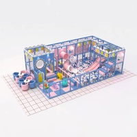 Équipement de jeu intérieur personnalisé : Château rose pastel, toboggan, piscine à balles, tunnel cylindrique, mur d'escalade, sièges de café |   Enfants FEC