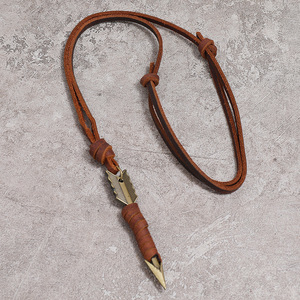 قلادة سترة جلدية شخصية رائعة ، قلادة سهم جلدية كلاسيكية للرجال - Product Image 3