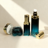 Ensemble de soins cosmétiques et capillaires de luxe 30g 50g 40ml/100ml/120ml, emballage en flacon de verre bleu avec pompe, lotion pour le corps et pot