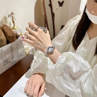 Montre de luxe pour femme haut de gamme, cadran à aiguilles en quartz, incrustée de diamants, en alliage, étanche 30M, style bracelet fleur doux