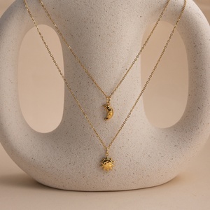 Collar con Colgante de Sol y Luna en Acero Inoxidable Chapado en Oro de 18K, Joyería Vintage de Lujo para Mujer, Hipoalergénico, Cadena Tipo O - Product Image 1