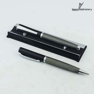 Nuevo Bolígrafo de Lujo de Alta Gama en Oro, con Logotipo Personalizado Grabado, Elegante y Personalizado, Bolígrafo de Torsión Pesada para Firmas - Product Image 4