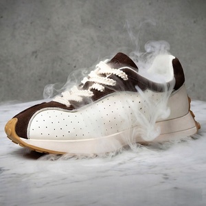 Chaussures de sport et de loisirs légères pour hommes en cuir souple, respirantes, perforées, rétro, colorées, à semelle épaisse, printemps-été - Product Image 3