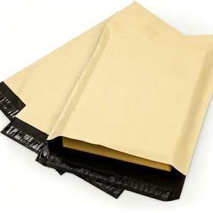 Sobres de polietileno blancos al por mayor, listos para enviar, bolsas de plástico impermeables para el envío de pedidos urgentes de comercio electrónico - Product Image 1