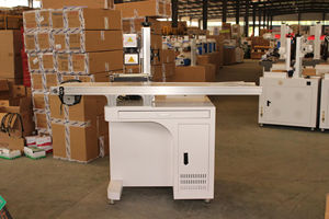 Machine de marquage laser de bureau 20W 30W 50W 60W 100W, machine de marquage laser volante pour gravure de logo sur verre et boîtes en papier - Product Image 2