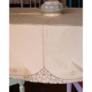 Mantel de Lino Siciliano Pietrochianese Color Marfil con 12 Servilletas Bordadas con Patrón Jacquard para Hoteles, Restaurantes, Bodas y Cenas - Product Image 6