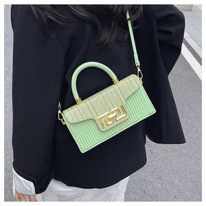 Bolso de Mano en Forma de Caja para Mujer, Nuevo, Moderno, de Moda, con Diseño de Pliegues, de Lujo, Tipo Tote, Bandolera, Pequeño y Cuadrado - Product Image 2